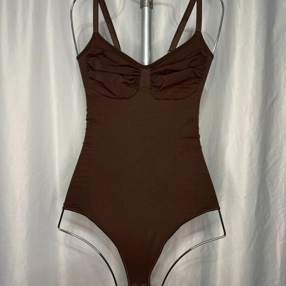 SKIMS Seamless Sculpt Sculpting Bodysuit | Cocoa | Size 2X - Picture 3 of 5